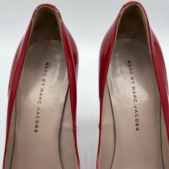 Marc by Marc Jacobs Glossy Red Pointed Toe Pumps - Picture 7 of 8